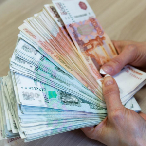 Новые законы в России с 1 августа 2022: кому и какие выплаты увеличат